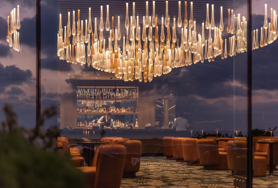chroma-lounge-bar-lifestyle-5-min