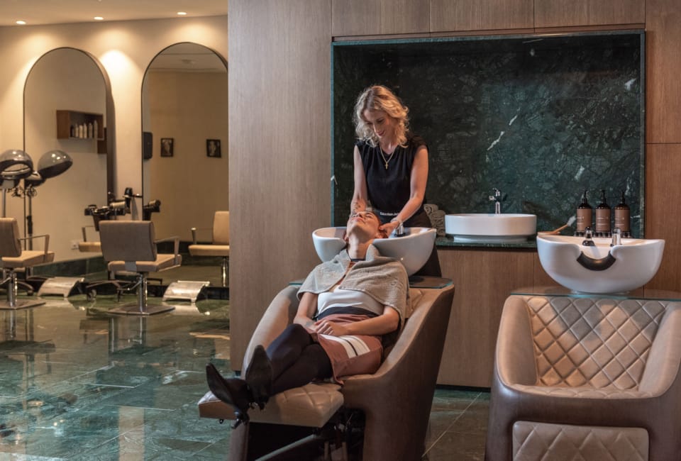 hair-salon-lifestyle-1-min