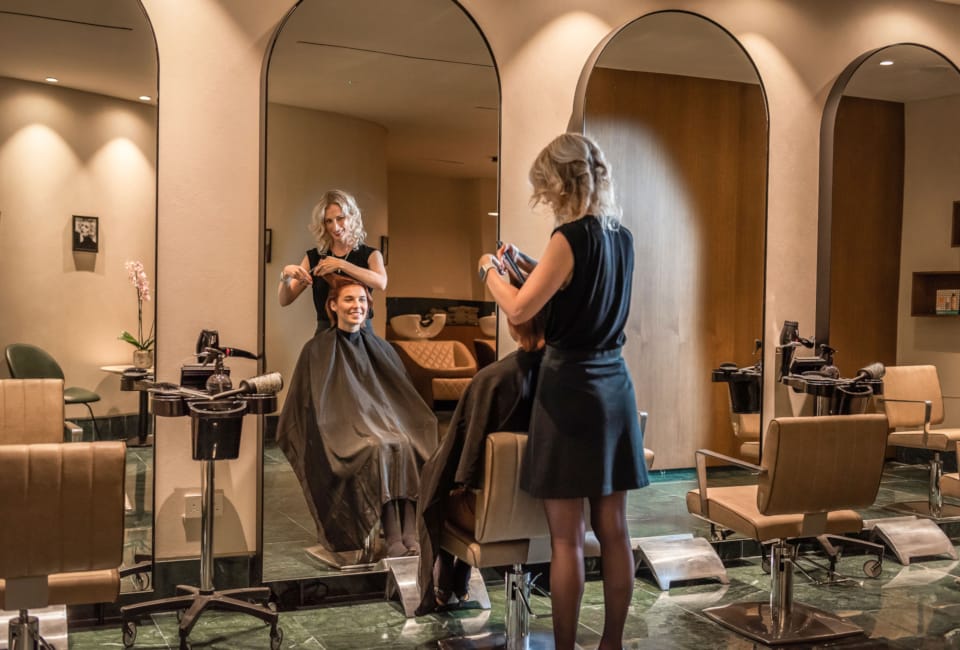 hair-salon-lifestyle-2-min