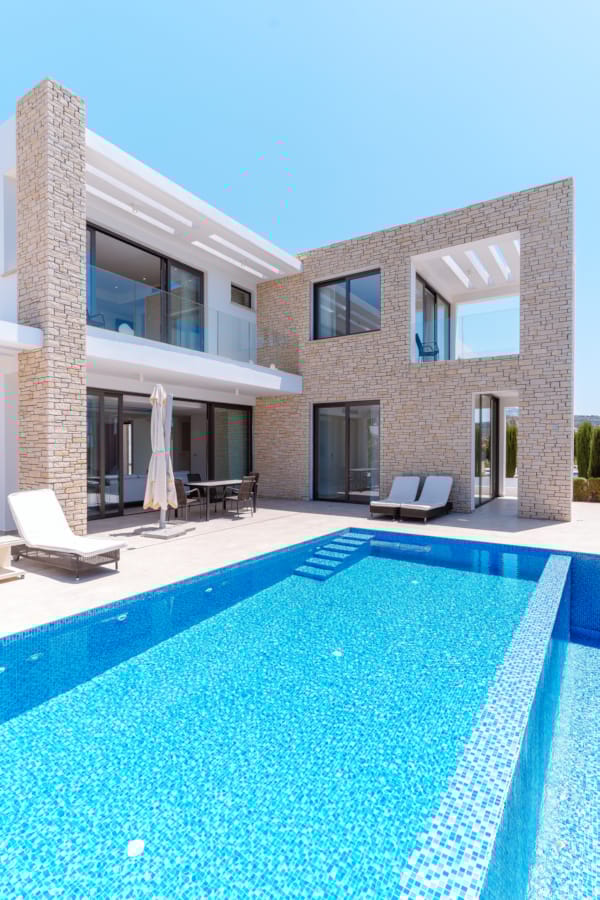 Three-bedroom villas in Coral Residences
