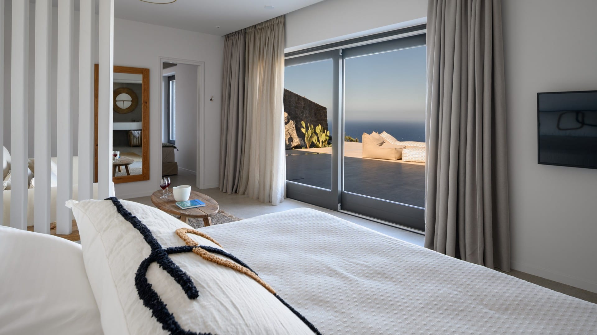 Luxury Suites in Santorini I Lithi Luxury Retreat | Lithi Luxury ...