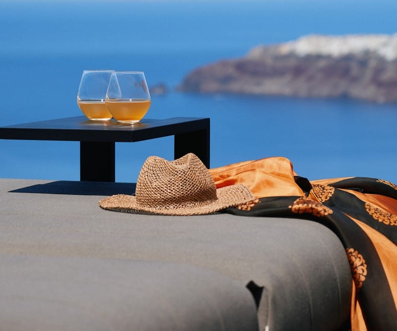 4220-hotel-photographer-santorini-divine-cave-1