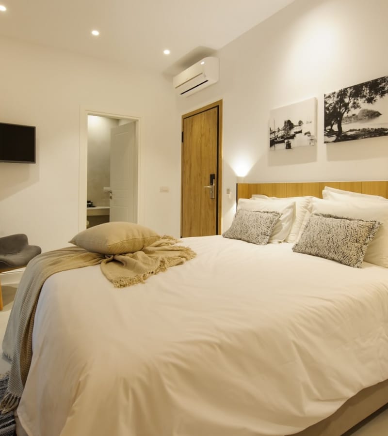 standard-double-room-9